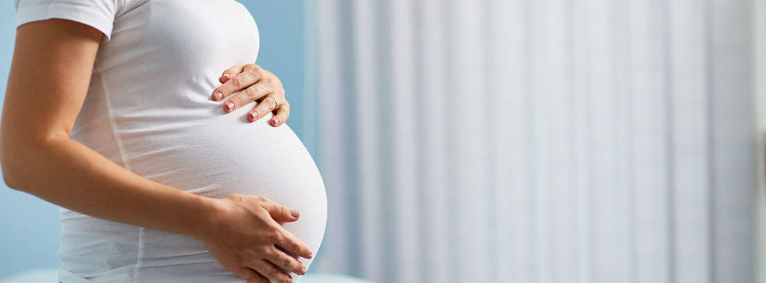 ¿La prestación por maternidad tributa en IRPF?
