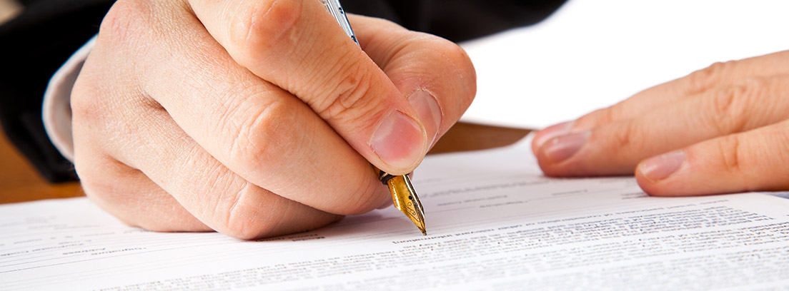 Qué cláusulas debe tener un contrato de trabajo