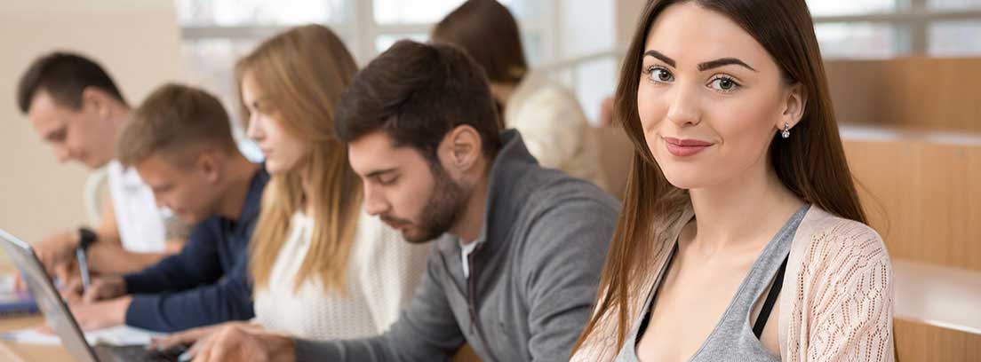 Listado de becas de estudios para el curso 2023-2024